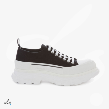 Alexander McQueen Tread Slick Lace Up in Black and white