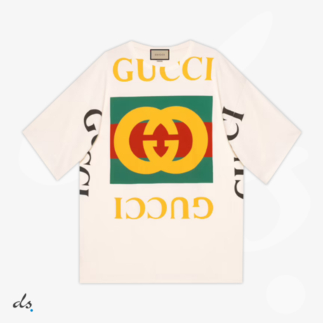 Gucci Oversize T-shirt with Gucci logo